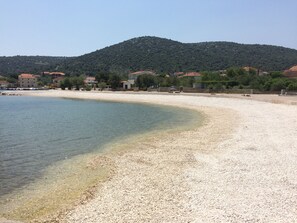 Camastros y toallas de playa
