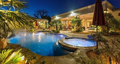 Great event home! Gorgeous gardens and yard.