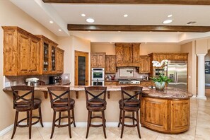 Fridge, microwave, oven, stovetop - Great event home! Gorgeous gardens and yard. (Palm Desert)
