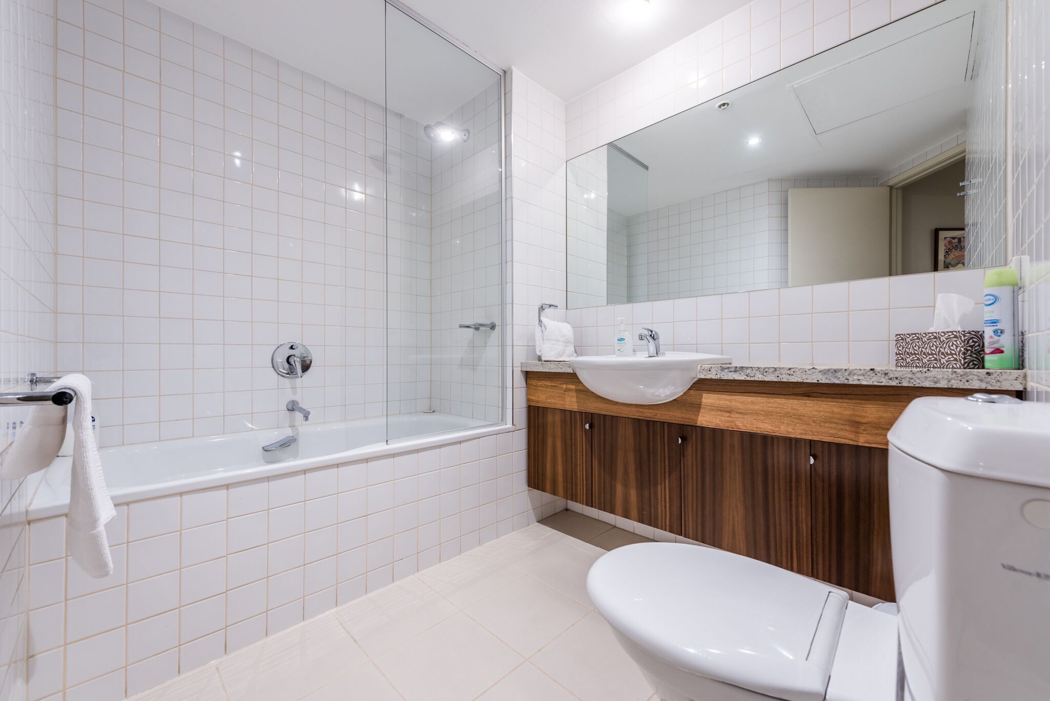 Exclusive Stays - Gallery Tower — image 19