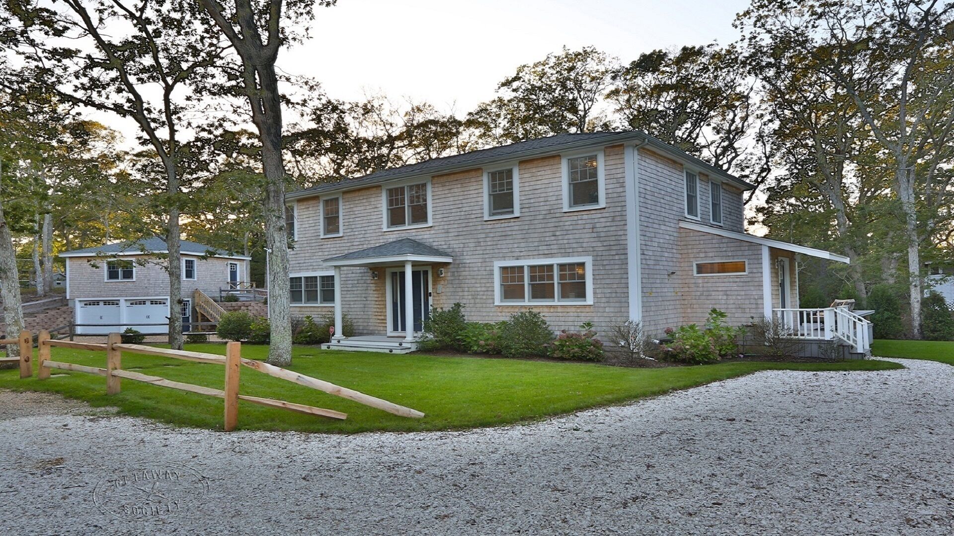 Modern, luxury 5-bed, 4.5-bath w/full basement! Now booking for 2024!