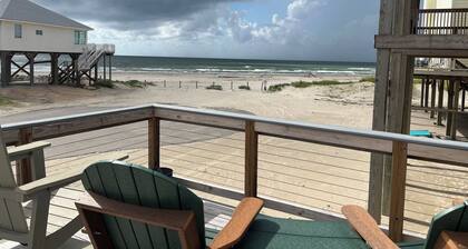 Beach-front! Featured on HGTV's Beachfront Bargain Hunt "Fleeing to Freeport".