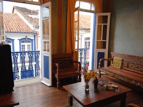 House with 4 bedrooms in Ouro Preto historical center 