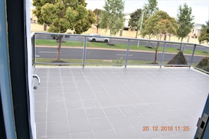 Property grounds - Sweet home at Sanctuary Lakes Resort (Point Cook)