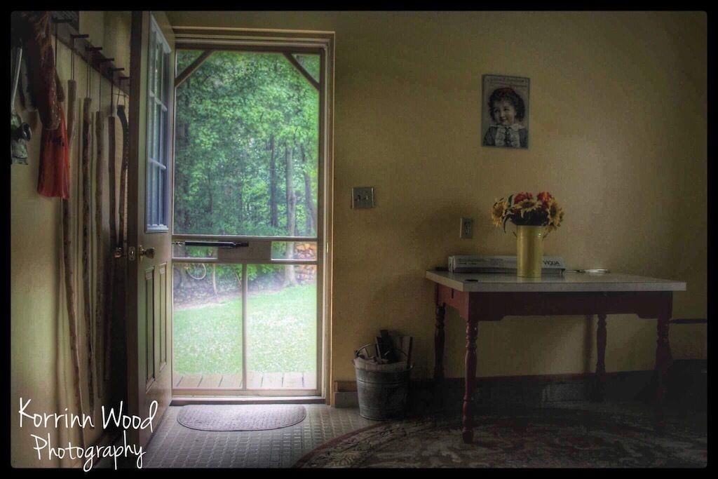 ENJOY THE PEACEFUL SURROUNDINGS AT SONSHINE CABIN AND HAVE A RELAXING TIME.<br>