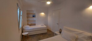 6 bedrooms, in-room safe, desk, iron/ironing board