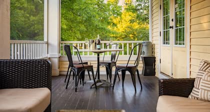 Saugatuck Modern Farmhouse - Walk Everywhere!