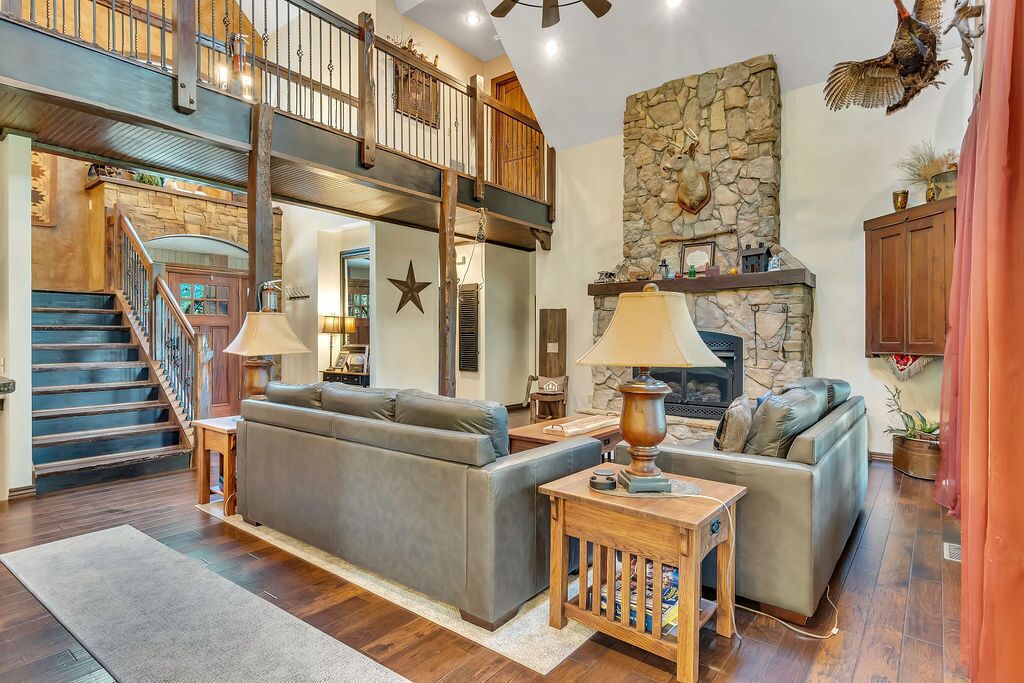 Privacy-On 40 Acres-Near TableRock Boat Launch-Games-Stunning Views-New Cmnty Pool-Car Charger