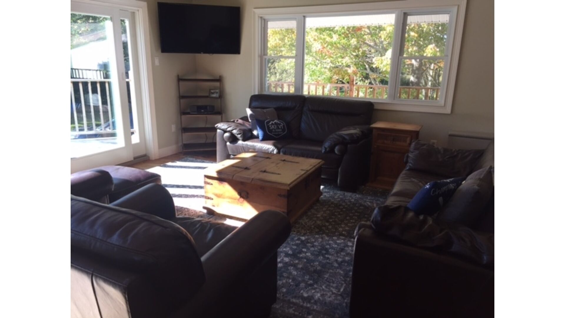 4 Bedrooms!  2 Living areas!  QUICK ACCESS TO JAY PEAK!