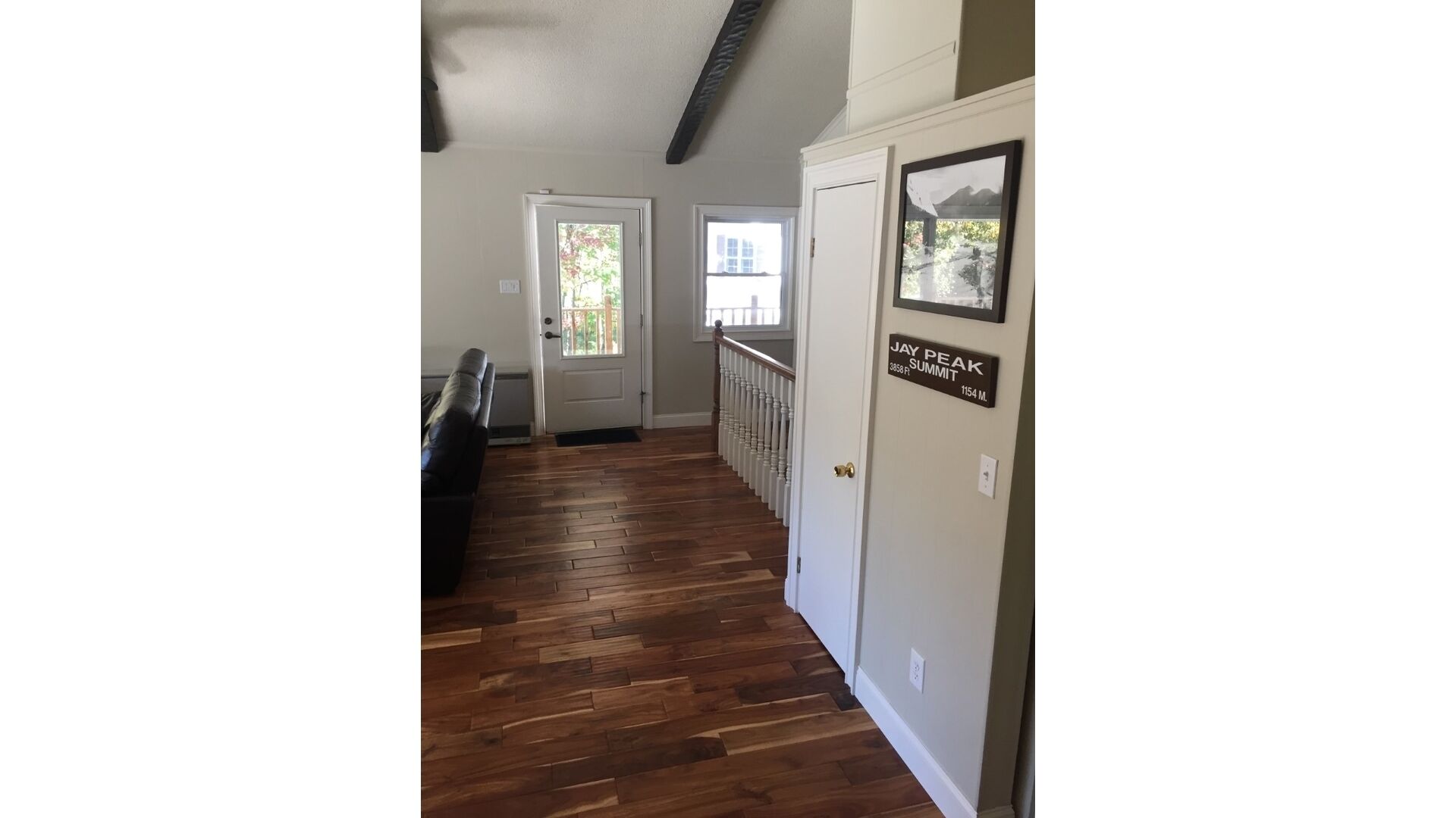 4 Bedrooms!  2 Living areas!  QUICK ACCESS TO JAY PEAK!