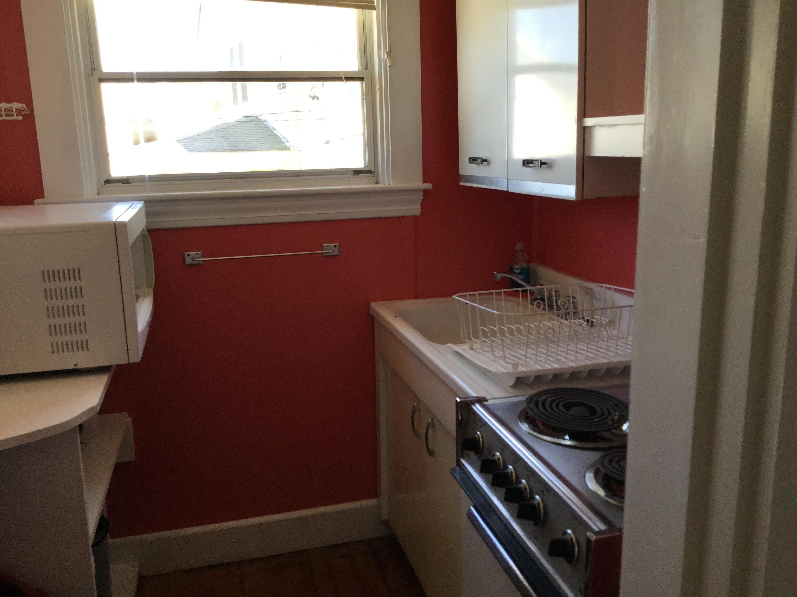 Walking distance to Long Sands Beach