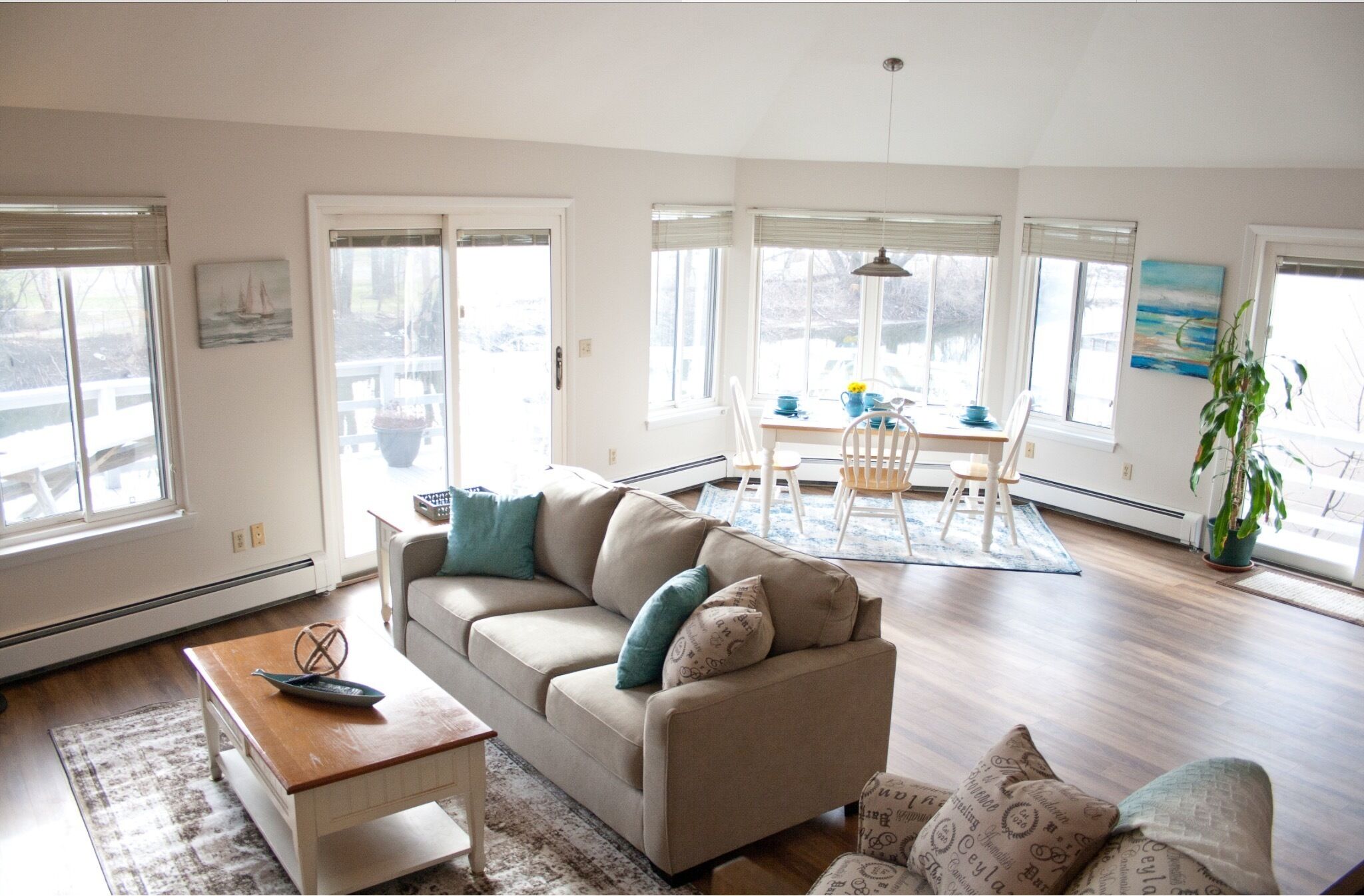 Cottage on Lake Erie 