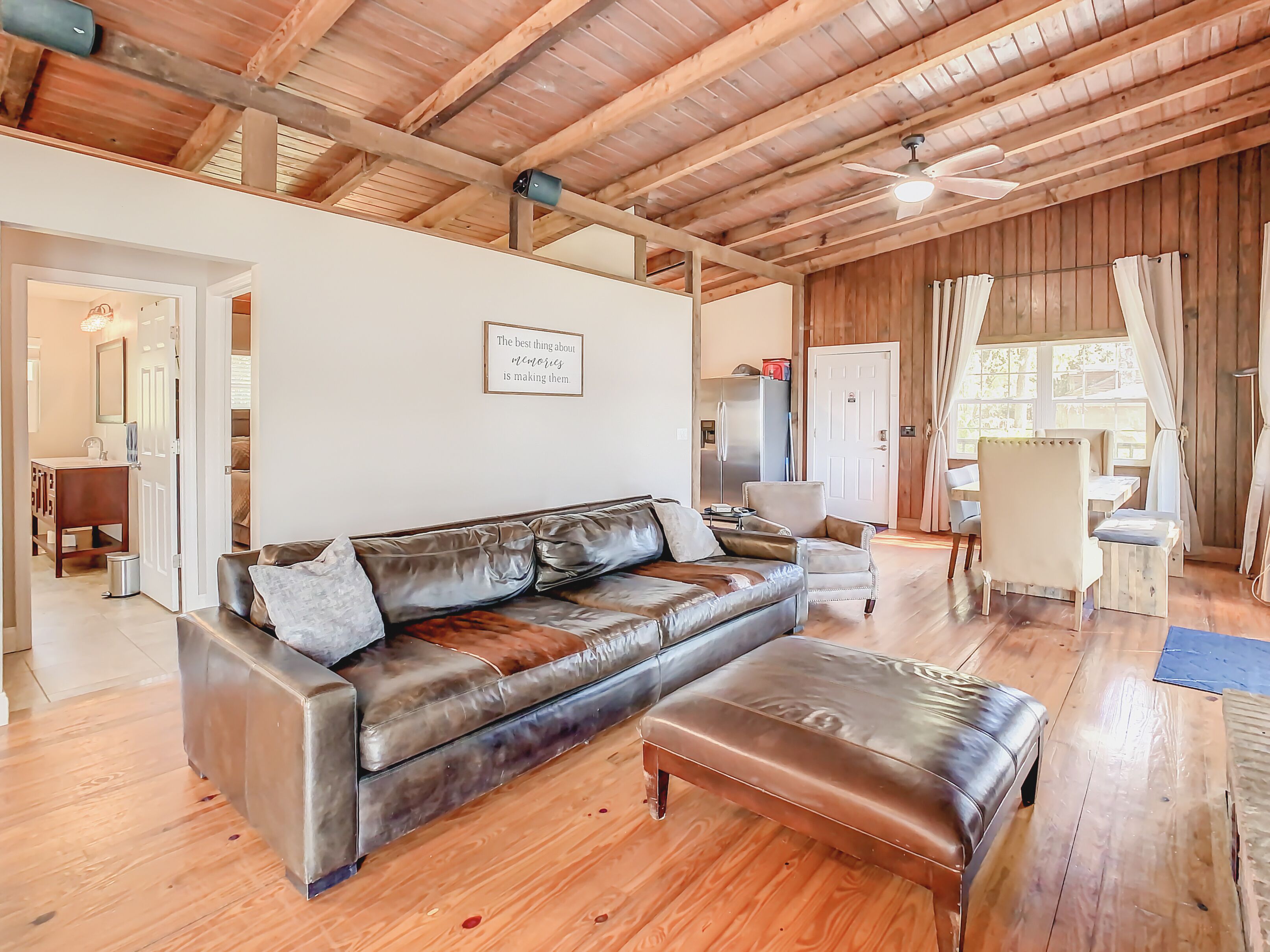 Kayaks/Spa/Pool/Firepit/Dog friendly Lakehouse Getaway!!