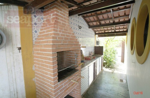 COMFORTABLE AND EQUIPPED HOUSE NEAR THE CENTER AND THE BEACH - 4 BEDROOMS (2 SUITES)