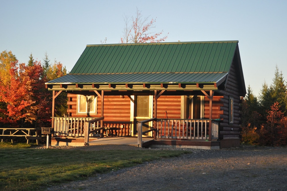 Modern cabin, large interior space, sleeps 6.
