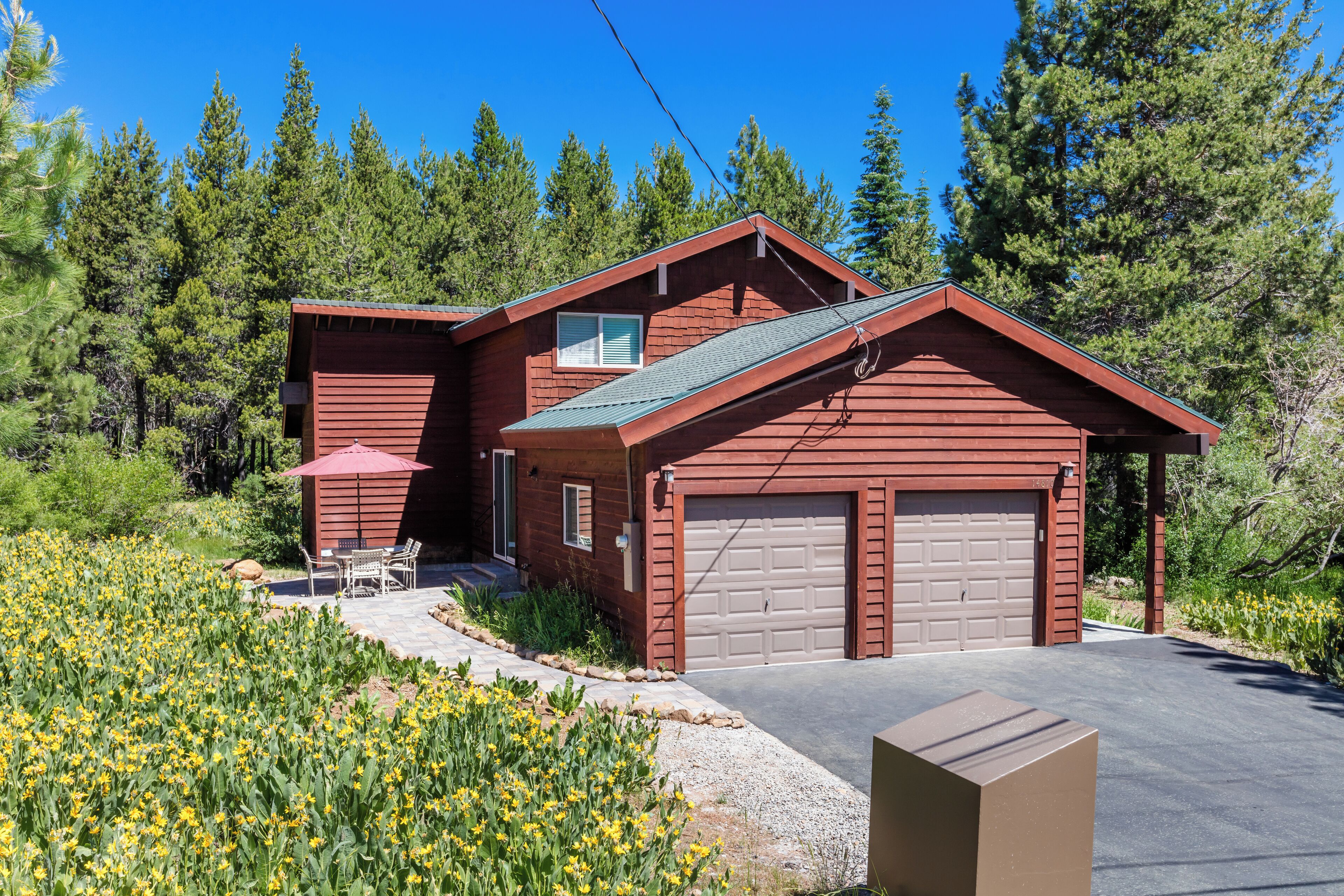 Donner Slalom_Walk To Ski Hill, Shuffleboard, Smart TV & Cable, BBQ & HOA Amenity (Gym/HotTub/Sauna)