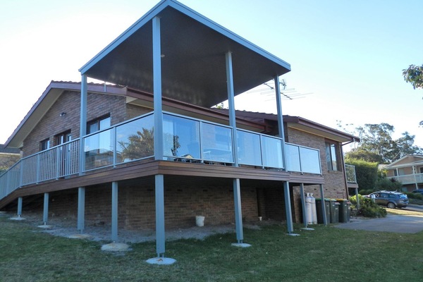 Back balcony, outdoor dining with views