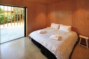 3 bedrooms, iron/ironing board, WiFi