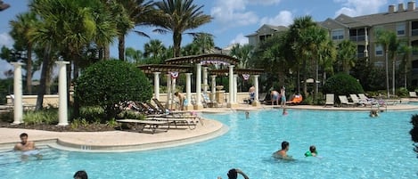 Piscine extérieure, piscine chauffée