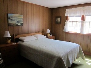 2 多间卧室、办公桌、WiFi