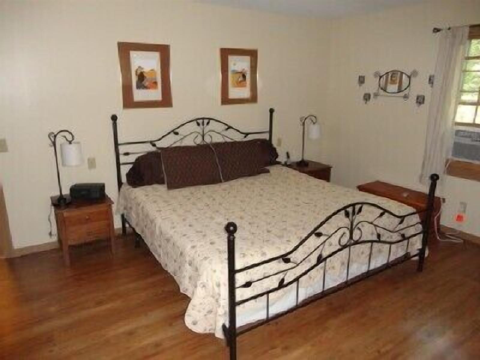2 bedrooms, iron/ironing board, travel cot, free WiFi