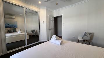 3 bedrooms, iron/ironing board, free WiFi, bed sheets