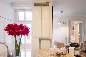 Dining - Turn of the century elegance with a modern twist (Budapest)