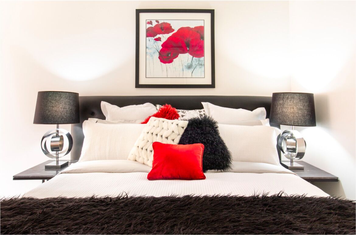 Chic Sth Melbourne Apartment with Huge Private Courtyard — image 11