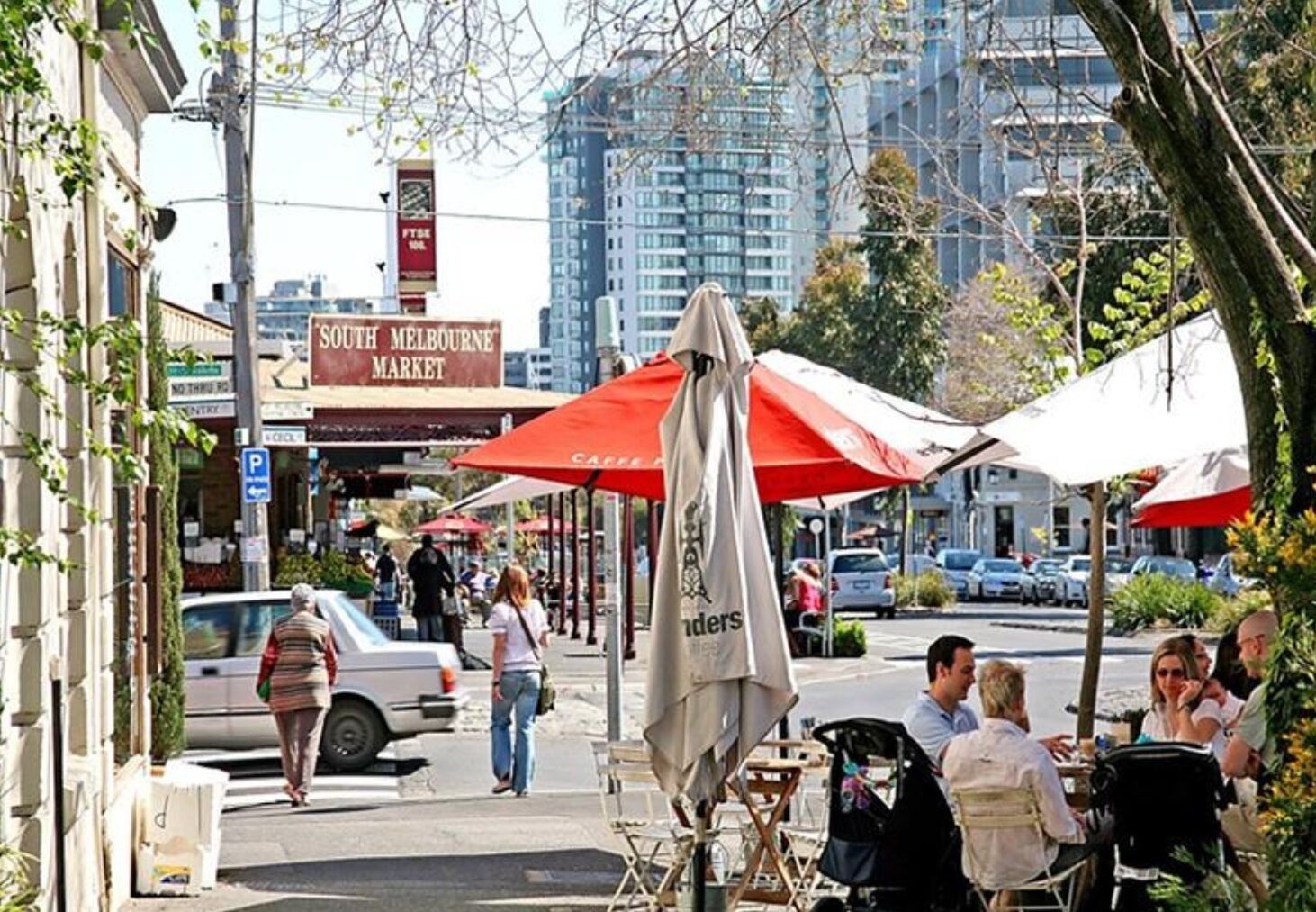 Chic Sth Melbourne Apartment with Huge Private Courtyard — image 9