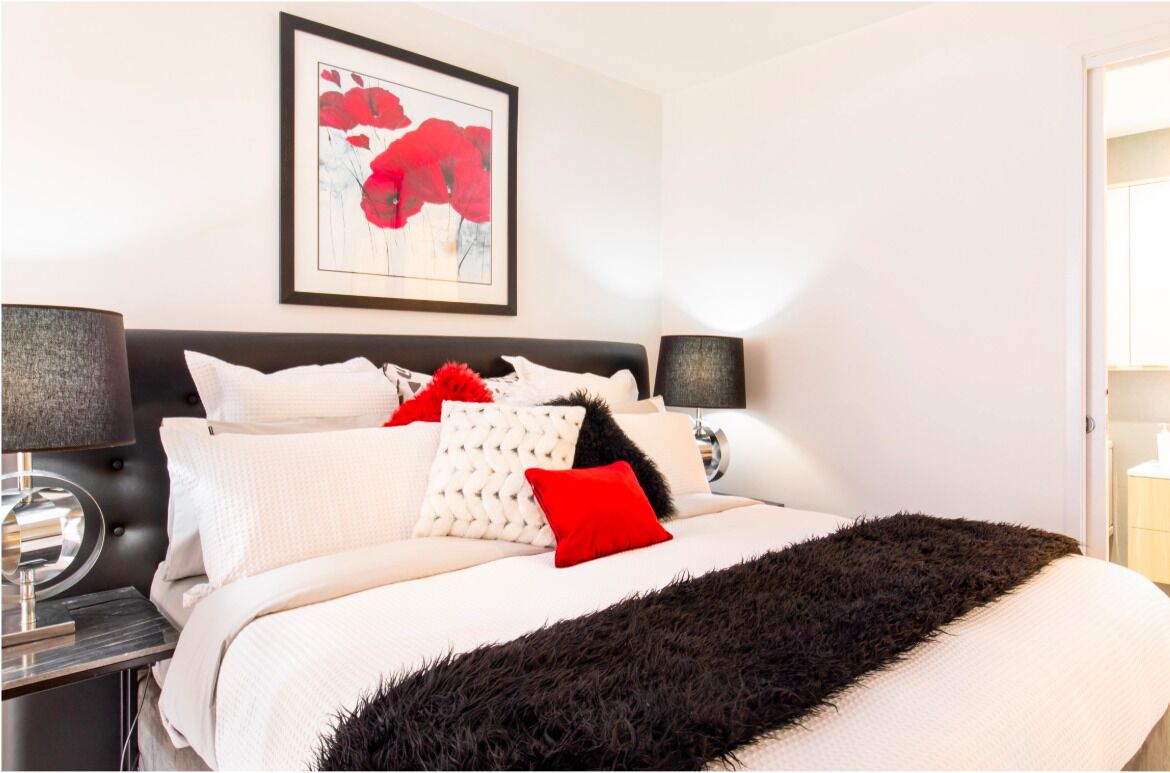 Chic Sth Melbourne Apartment with Huge Private Courtyard — image 21