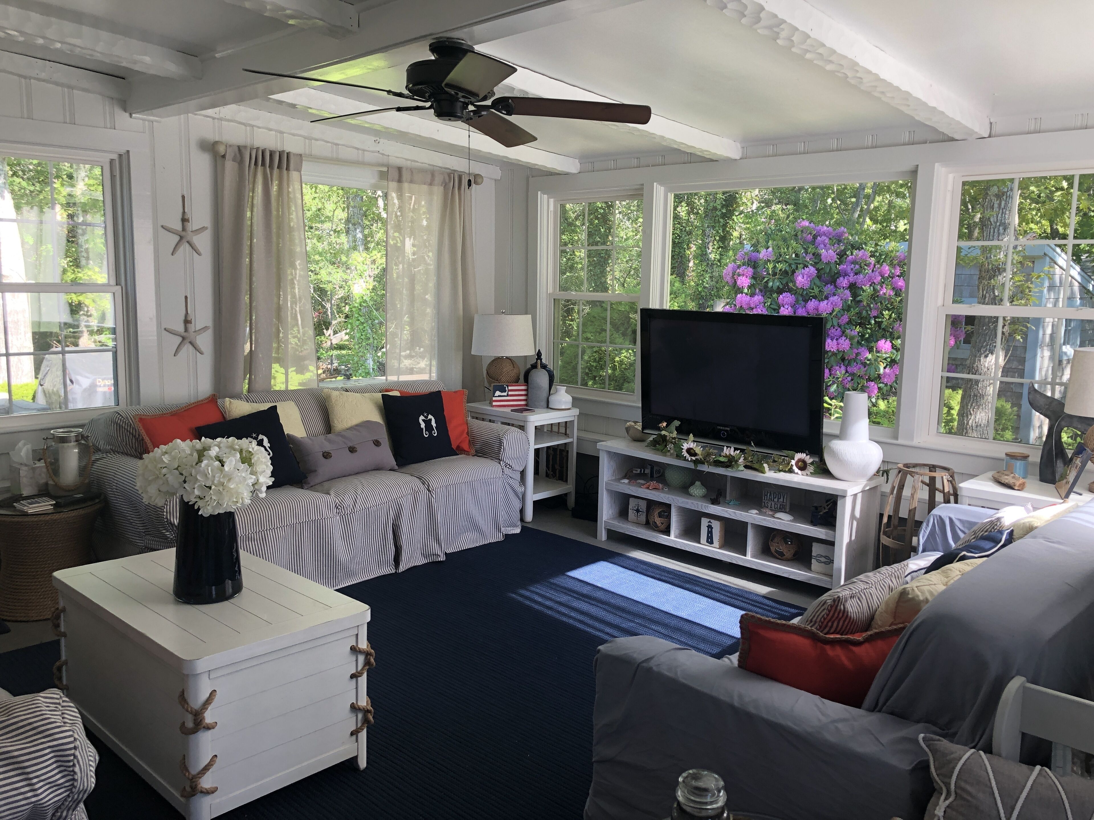 Pure Cape Cod Bliss around the corner from Pleasant Street Beach!