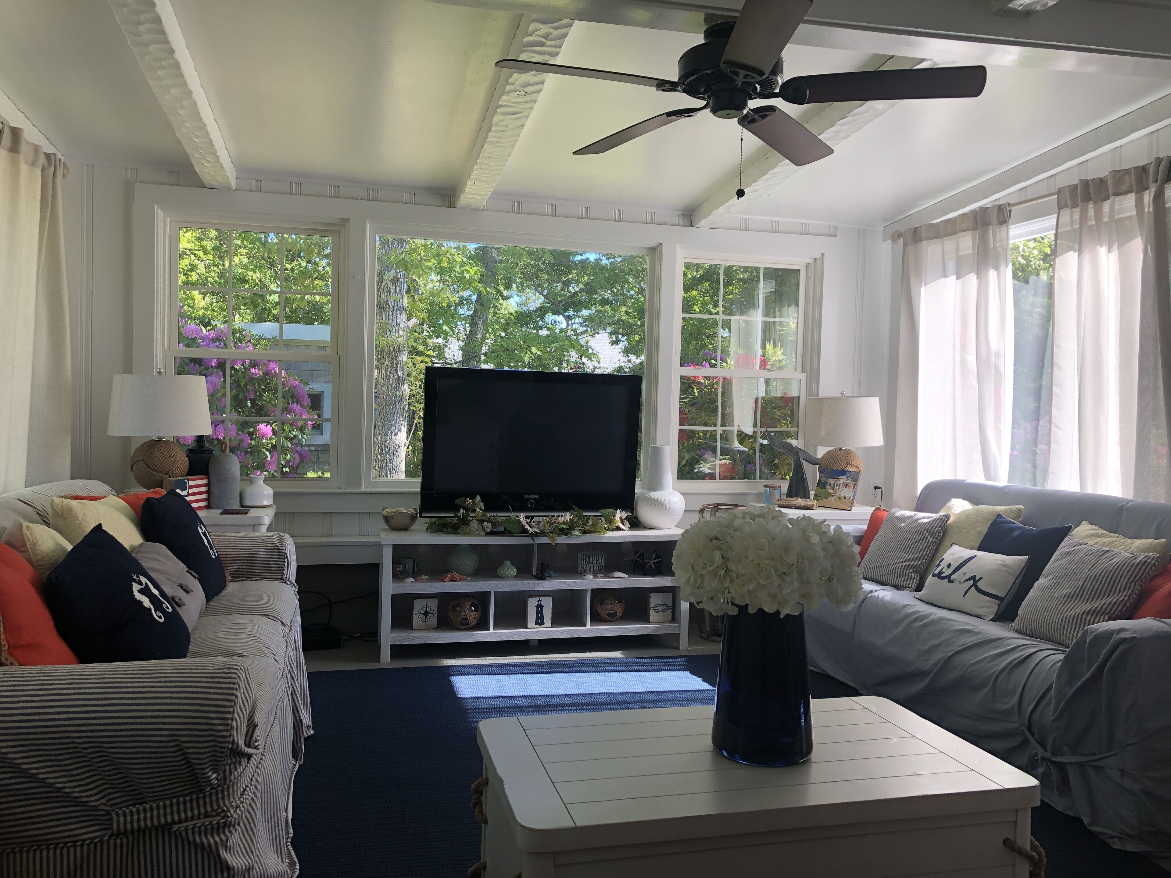 Pure Cape Cod Bliss around the corner from Pleasant Street Beach!