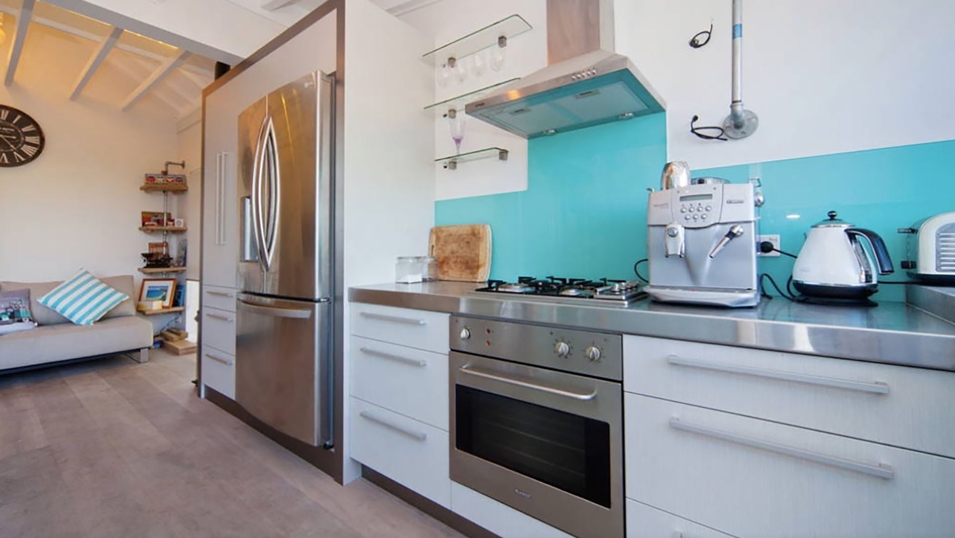 Northern Beaches beachfront house - reduced June 26 rates available ! — image 2