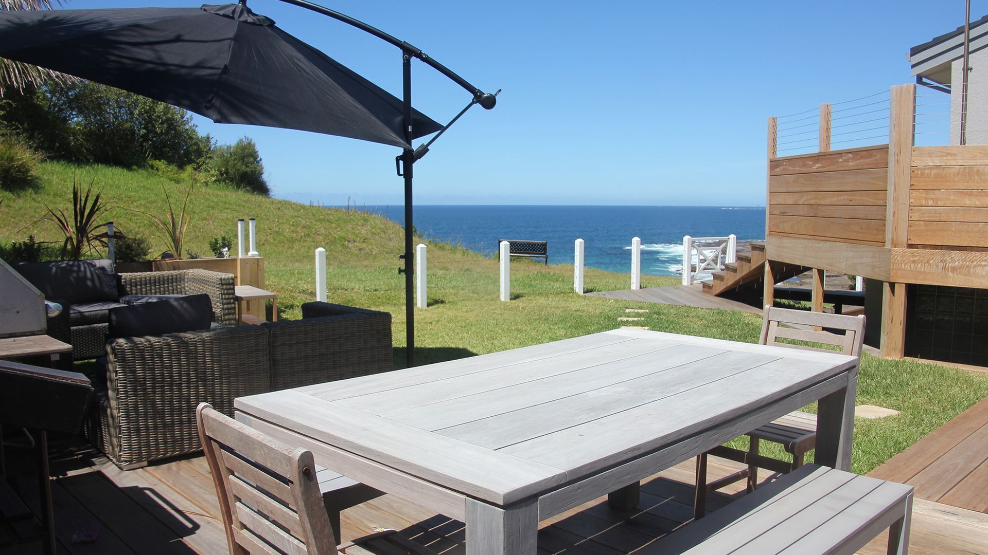 Northern Beaches beachfront house - reduced June 26 rates available ! — image 9