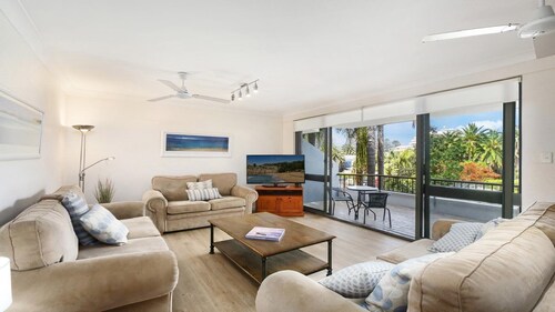 TERRIGAL BAY #9 | Pool in complex, close to beach | Accom Holidays