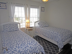 4 bedrooms, iron/ironing board, WiFi