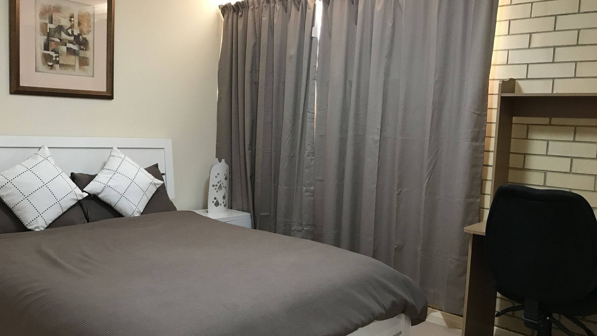 Adelaide - The Comfortable Home — image 9