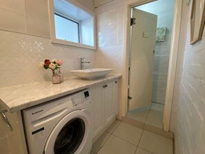 Articles de toilette gratuits, sèche-cheveux