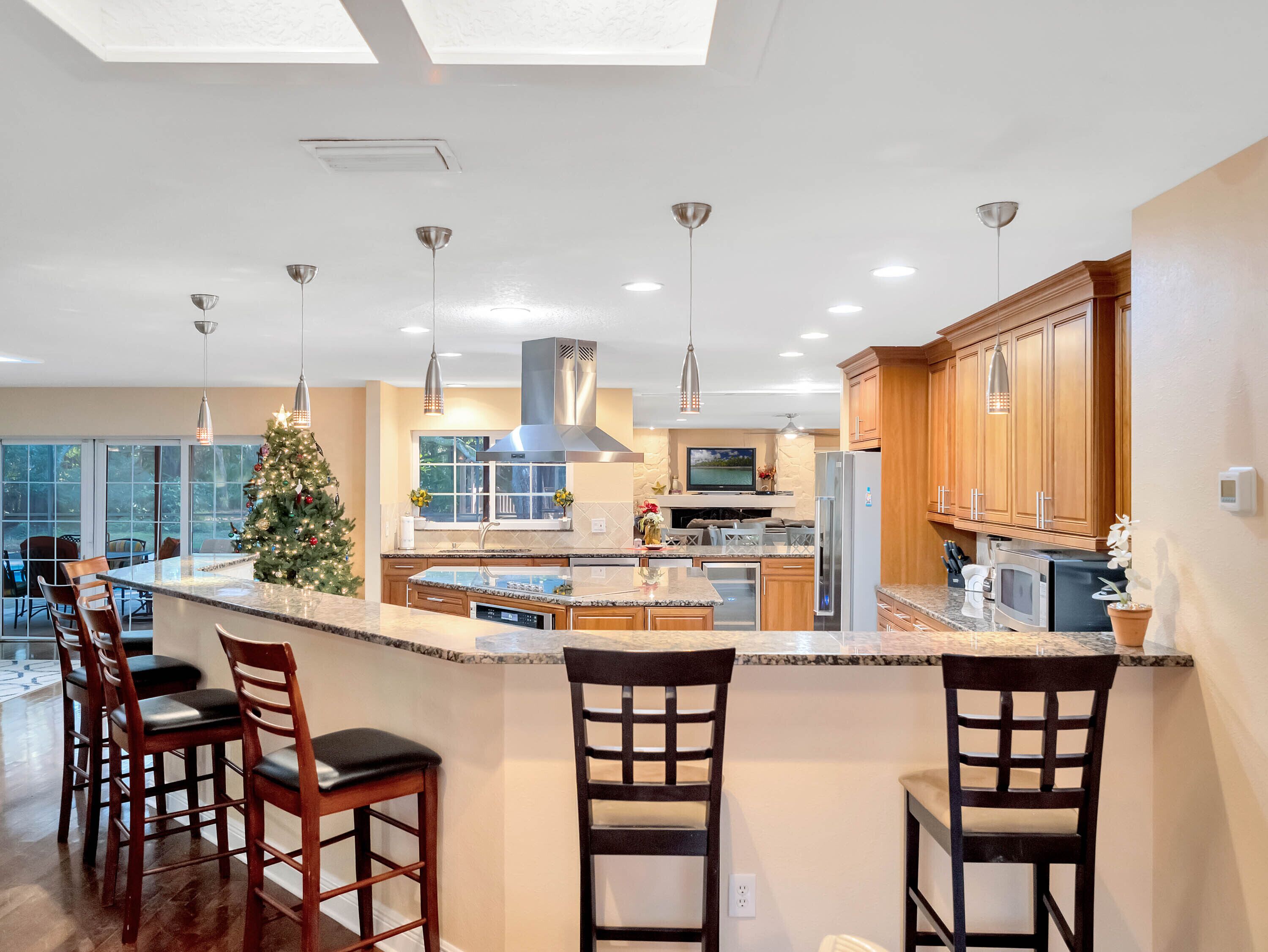 3 Days Free When You Book 7!!