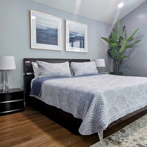 2 habitaciones, escritorio, tabla de planchar con plancha y wifi gratis 