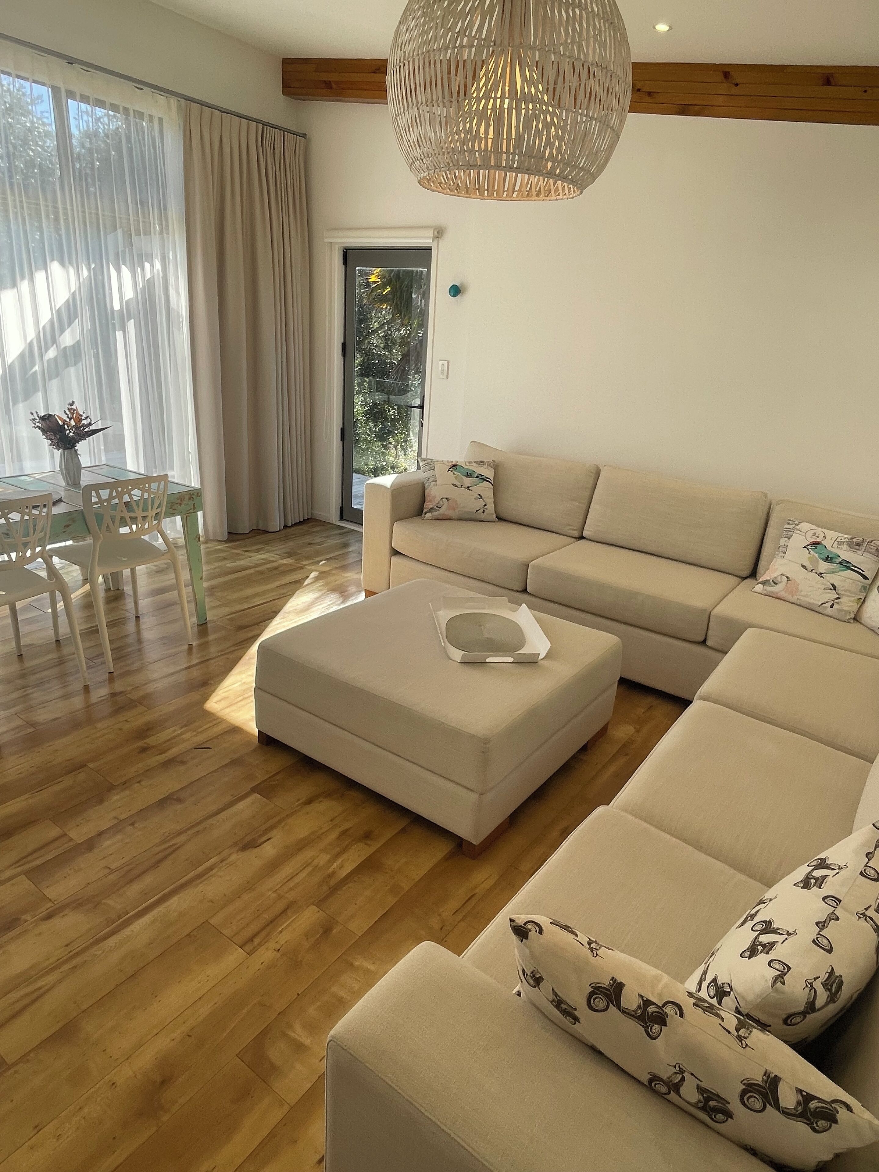 Smart TV, fireplace, DVD player, books