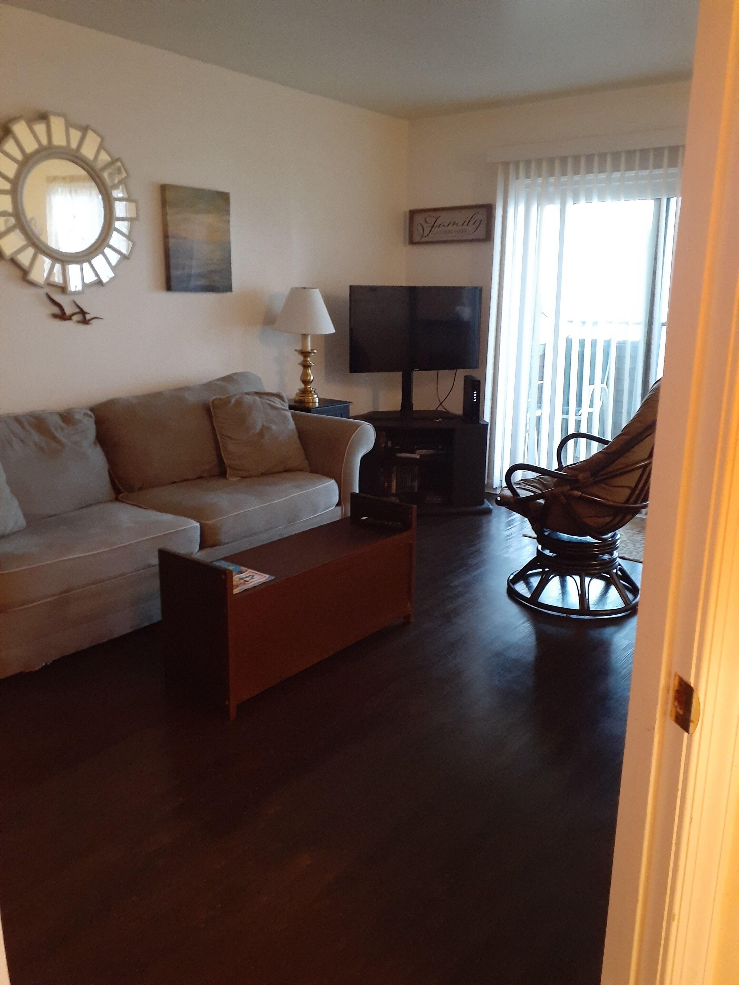 Gorgeous Views, Direct Bayfront Condo