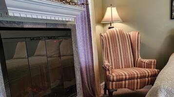 6 bedrooms, travel crib, free WiFi, bed sheets