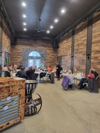 Lobby. Family Fun, Weddings, Hunting, Reunions, Country Retreats,