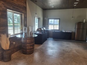 Dining - FAMILY FUN ON THE FARM (Hampton)