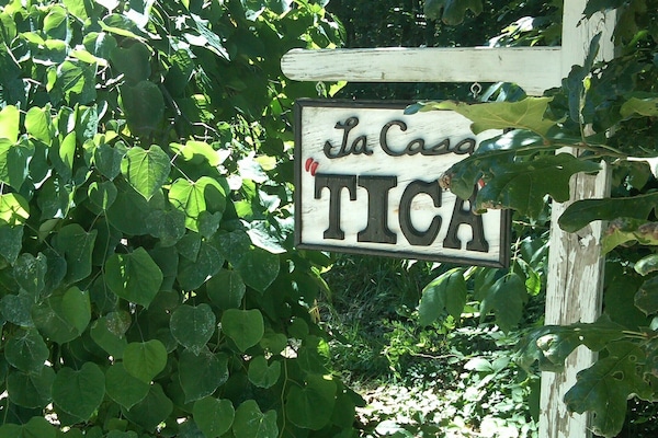 La Casa Tica
YOUR HIDDEN HIDEAWY