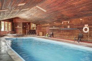 Innenpool, beheizter Pool