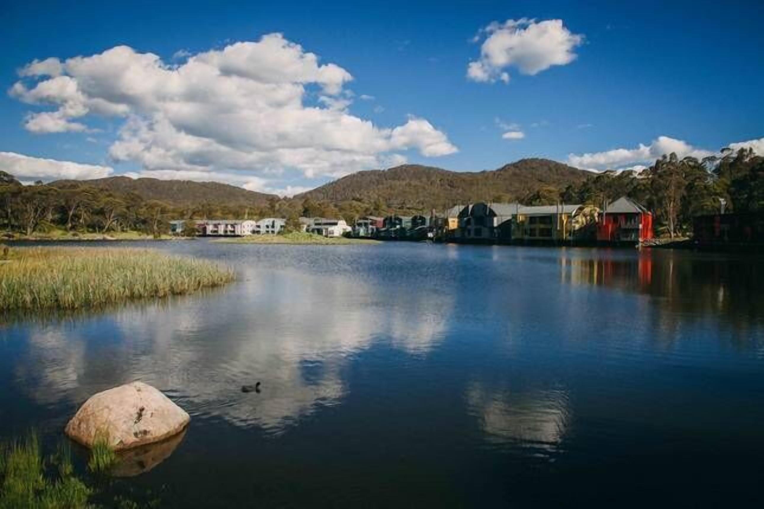 Lakeside Apartment at Crackenback