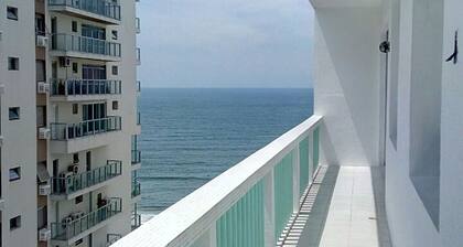 Wonderful on the seafront! Comfort for up to 10 people (Pitangueiras) Guarujá