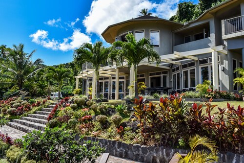 IRO LUXURY RETREAT - Panoramic views with absolute privacy